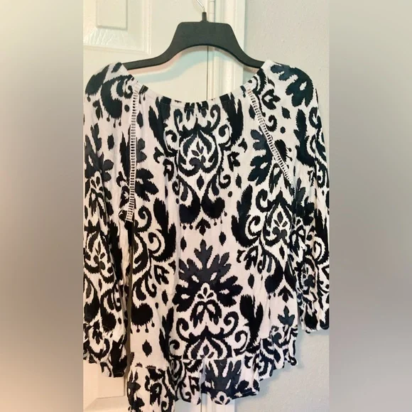 I.N.C Black & White Top Size L - Picture 6 of 9